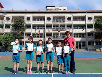 小小哈書人頒獎圖片